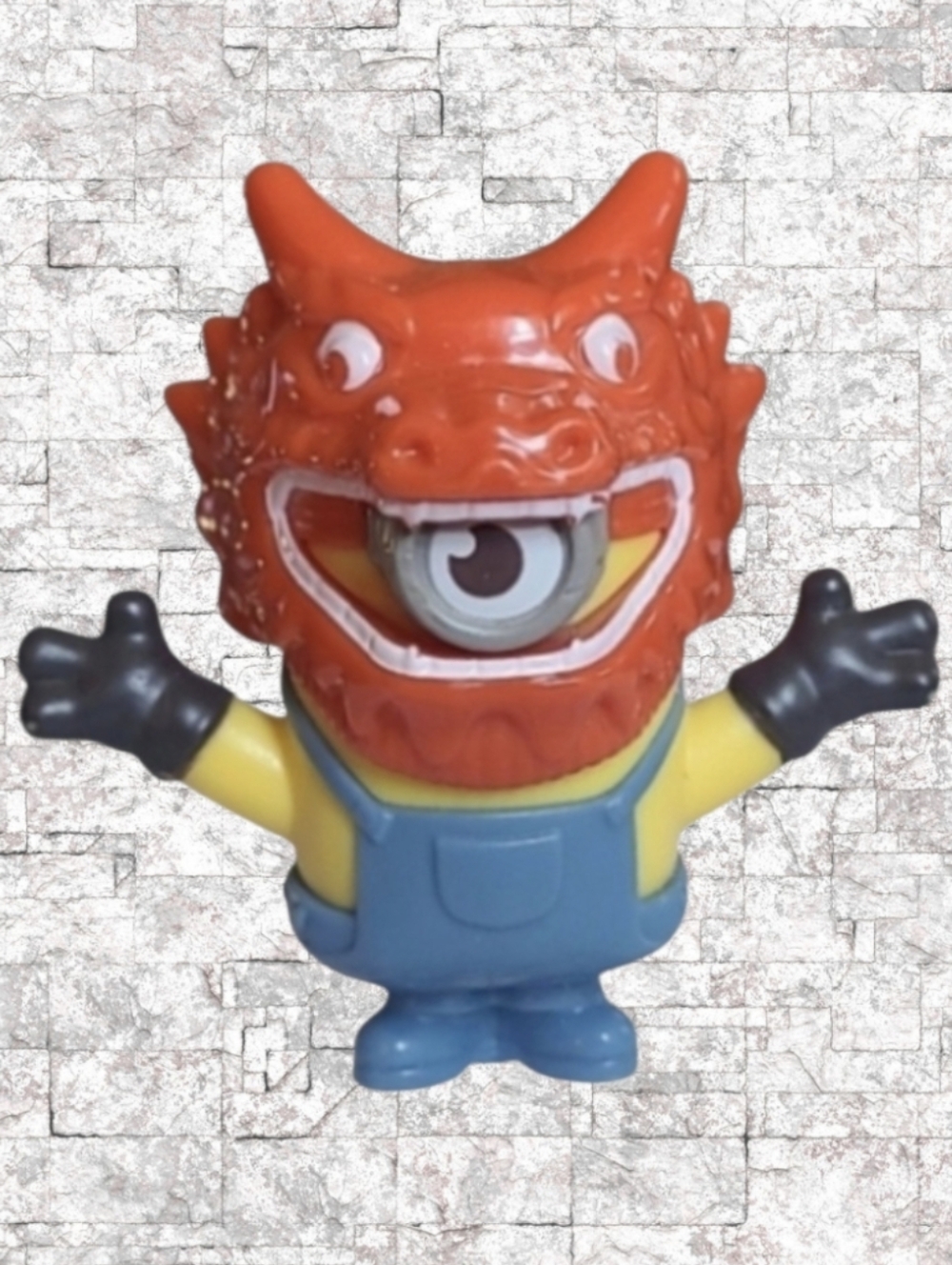 2019 Minion Stuart Wearing A Dragon Head McD's Toy Figure With Blue Overalls